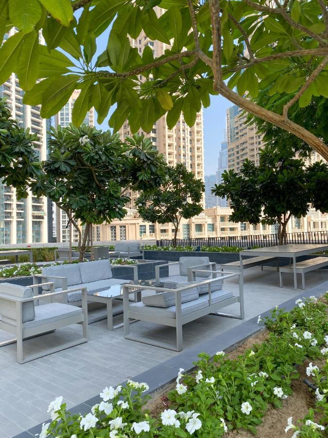 Higuests - Elegant Apt With Terrace Minutes From Burj Khalifa Дубай Екстер'єр фото