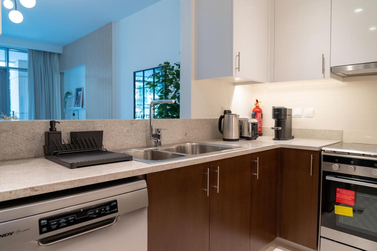 Higuests - Elegant Apt With Terrace Minutes From Burj Khalifa Дубай Екстер'єр фото