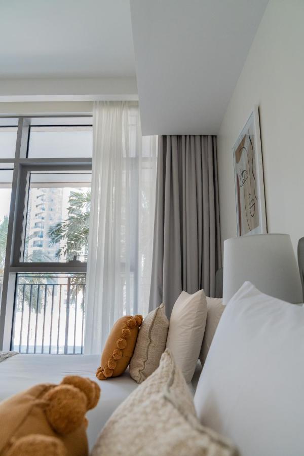 Higuests - Elegant Apt With Terrace Minutes From Burj Khalifa Дубай Екстер'єр фото